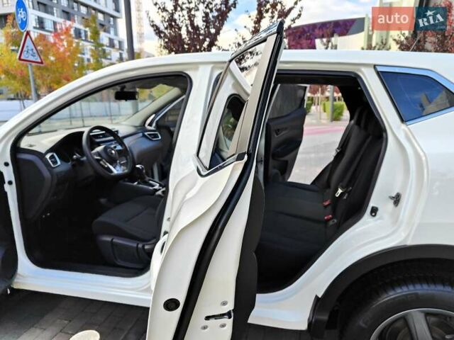 Ніссан Кашкай 2019 у Києві на Automoto.ua Білий Ніссан Кашкай, об'ємом двигуна 1.2 л та пробігом 162 тис. км за 11990 $, фото 6 на Automoto.ua