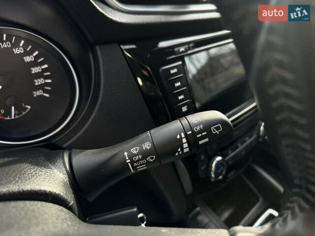 Белый Ниссан Кашкай, объемом двигателя 2 л и пробегом 126 тыс. км за 17000 $, фото 16 на Automoto.ua