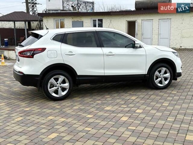 Белый Ниссан Кашкай, объемом двигателя 1.6 л и пробегом 37 тыс. км за 18900 $, фото 8 на Automoto.ua