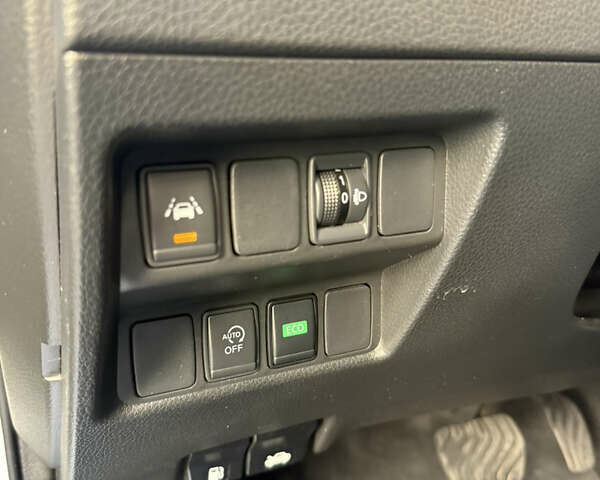 Белый Ниссан Кашкай, объемом двигателя 1.6 л и пробегом 105 тыс. км за 19900 $, фото 38 на Automoto.ua