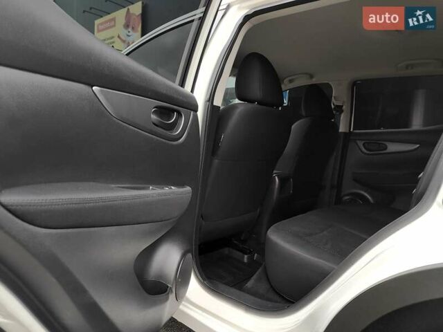 Белый Ниссан Кашкай, объемом двигателя 1.2 л и пробегом 162 тыс. км за 11990 $, фото 42 на Automoto.ua