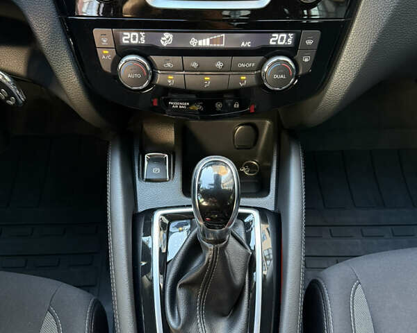 Белый Ниссан Кашкай, объемом двигателя 1.6 л и пробегом 105 тыс. км за 19900 $, фото 34 на Automoto.ua