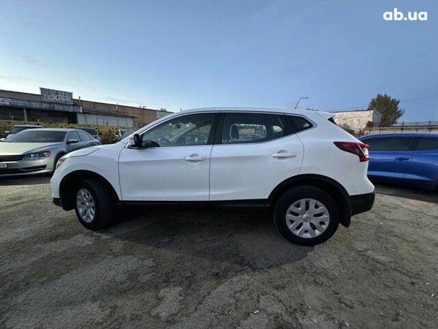 Белый Ниссан Кашкай, объемом двигателя 1.6 л и пробегом 130 тыс. км за 17790 $, фото 3 на Automoto.ua
