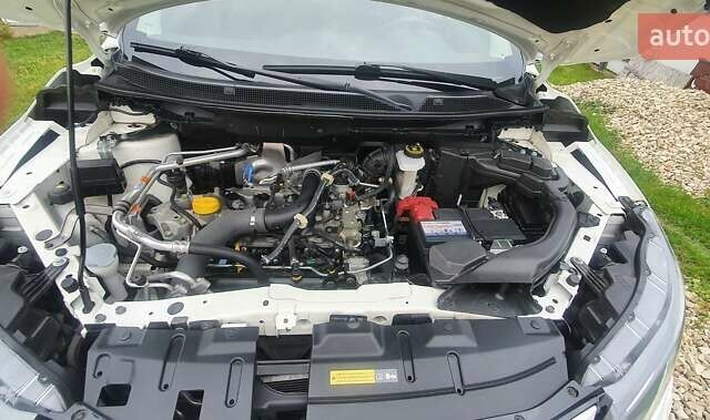 Белый Ниссан Кашкай, объемом двигателя 1.2 л и пробегом 43 тыс. км за 18800 $, фото 42 на Automoto.ua