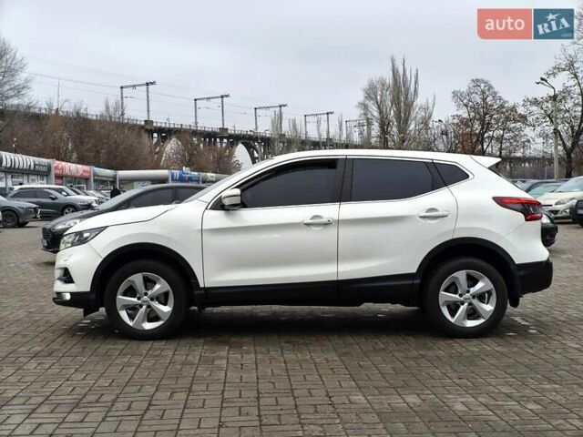 Белый Ниссан Кашкай, объемом двигателя 1.2 л и пробегом 80 тыс. км за 15200 $, фото 8 на Automoto.ua