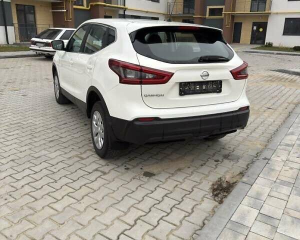 Белый Ниссан Кашкай, объемом двигателя 1.2 л и пробегом 135 тыс. км за 13555 $, фото 7 на Automoto.ua