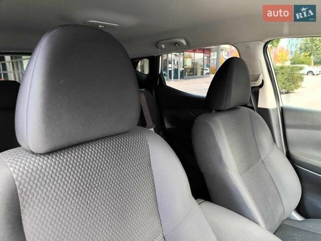 Ніссан Кашкай 2019 у Києві на Automoto.ua Білий Ніссан Кашкай, об'ємом двигуна 1.2 л та пробігом 162 тис. км за 11990 $, фото 53 на Automoto.ua