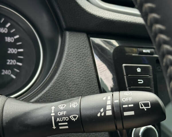 Белый Ниссан Кашкай, объемом двигателя 1.6 л и пробегом 72 тыс. км за 20900 $, фото 49 на Automoto.ua