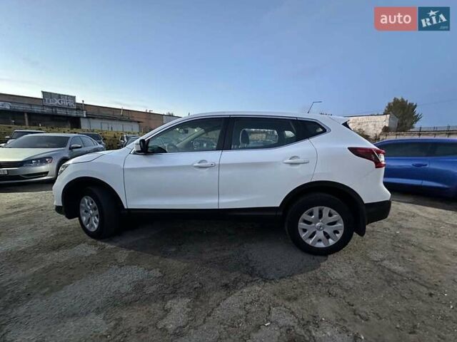 Белый Ниссан Кашкай, объемом двигателя 1.6 л и пробегом 130 тыс. км за 17790 $, фото 3 на Automoto.ua