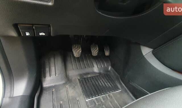 Белый Ниссан Кашкай, объемом двигателя 1.2 л и пробегом 43 тыс. км за 18800 $, фото 39 на Automoto.ua