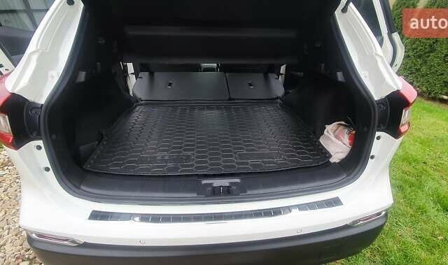 Белый Ниссан Кашкай, объемом двигателя 1.2 л и пробегом 43 тыс. км за 18800 $, фото 37 на Automoto.ua