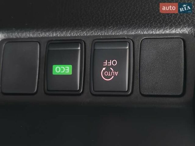 Белый Ниссан Кашкай, объемом двигателя 1.2 л и пробегом 80 тыс. км за 15200 $, фото 16 на Automoto.ua