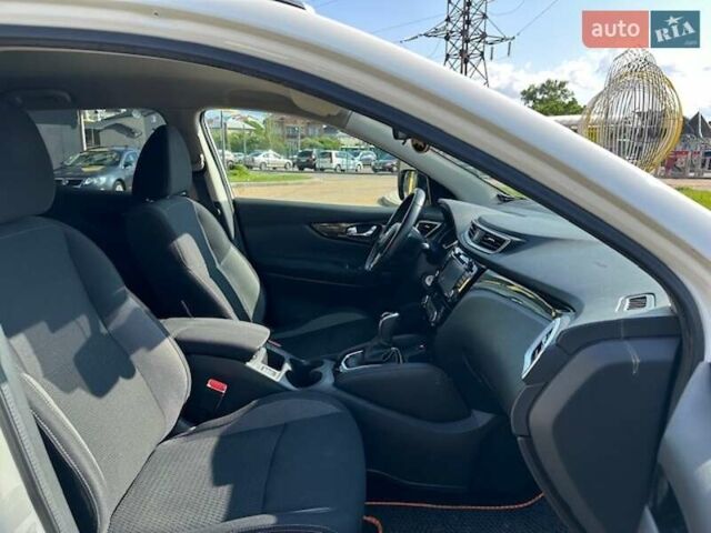 Белый Ниссан Кашкай, объемом двигателя 1.2 л и пробегом 48 тыс. км за 18000 $, фото 39 на Automoto.ua