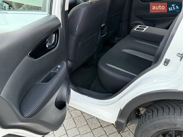 Білий Ніссан Кашкай, об'ємом двигуна 2 л та пробігом 22 тис. км за 22500 $, фото 18 на Automoto.ua