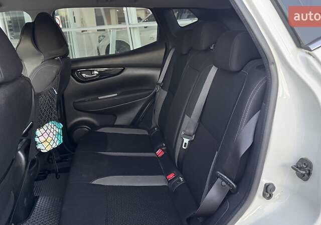 Білий Ніссан Кашкай, об'ємом двигуна 2 л та пробігом 37 тис. км за 18990 $, фото 18 на Automoto.ua