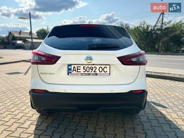 Белый Ниссан Кашкай, объемом двигателя 1.2 л и пробегом 48 тыс. км за 18000 $, фото 47 на Automoto.ua