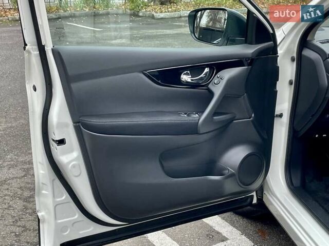 Білий Ніссан Кашкай, об'ємом двигуна 1.6 л та пробігом 75 тис. км за 19500 $, фото 10 на Automoto.ua