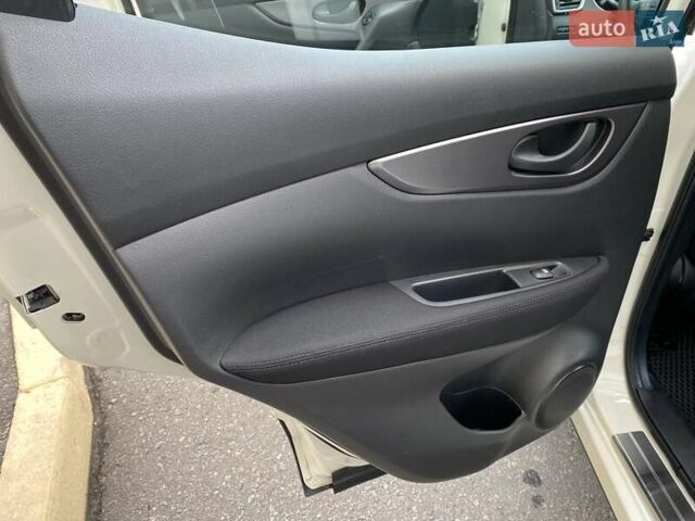 Ниссан Кашкай 2020 в Харькове на Automoto.ua Белый Ниссан Кашкай, объемом двигателя 1.6 л и пробегом 37 тыс. км за 19499 $, фото 20 на Automoto.ua