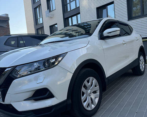 Белый Ниссан Кашкай, объемом двигателя 1.6 л и пробегом 102 тыс. км за 19600 $, фото 13 на Automoto.ua