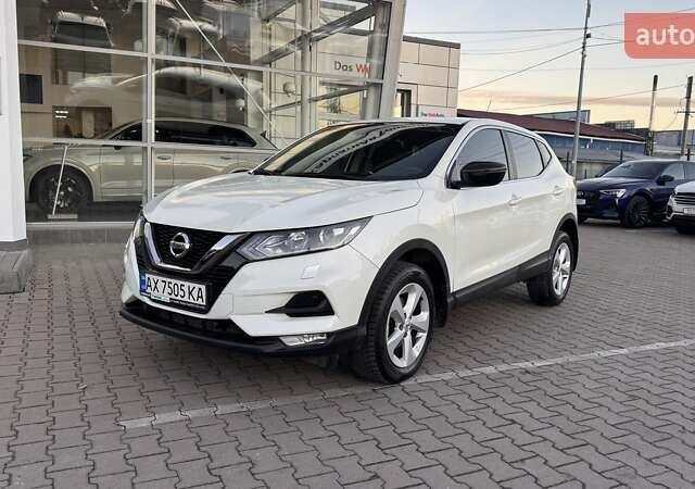 Білий Ніссан Кашкай, об'ємом двигуна 2 л та пробігом 37 тис. км за 18990 $, фото 6 на Automoto.ua