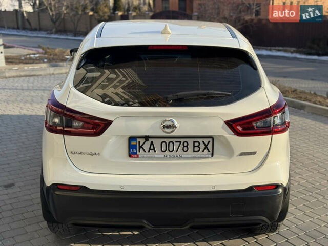 Белый Ниссан Кашкай, объемом двигателя 2 л и пробегом 93 тыс. км за 18150 $, фото 13 на Automoto.ua