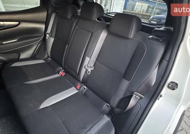 Білий Ніссан Кашкай, об'ємом двигуна 2 л та пробігом 37 тис. км за 18990 $, фото 19 на Automoto.ua