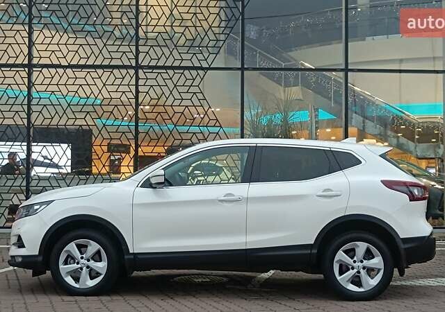 Белый Ниссан Кашкай, объемом двигателя 1.99 л и пробегом 102 тыс. км за 19280 $, фото 2 на Automoto.ua