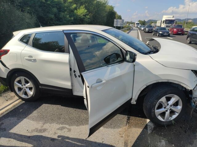 Белый Ниссан Кашкай, объемом двигателя 2 л и пробегом 47 тыс. км за 9000 $, фото 1 на Automoto.ua