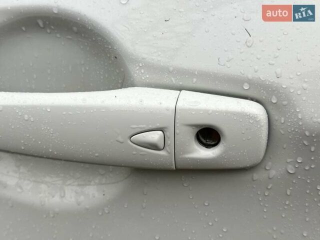 Білий Ніссан Кашкай, об'ємом двигуна 1.6 л та пробігом 102 тис. км за 19900 $, фото 35 на Automoto.ua