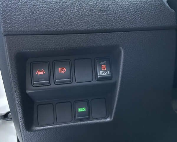 Белый Ниссан Кашкай, объемом двигателя 2 л и пробегом 64 тыс. км за 21500 $, фото 14 на Automoto.ua