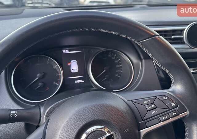 Білий Ніссан Кашкай, об'ємом двигуна 2 л та пробігом 37 тис. км за 18990 $, фото 9 на Automoto.ua