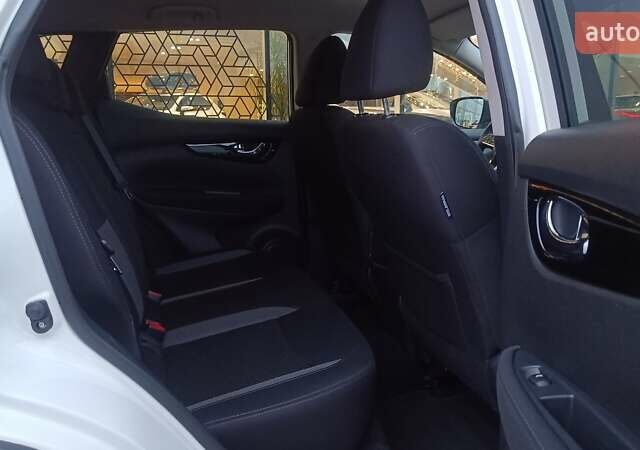 Белый Ниссан Кашкай, объемом двигателя 1.99 л и пробегом 102 тыс. км за 19280 $, фото 6 на Automoto.ua