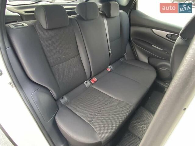 Ниссан Кашкай 2020 в Харькове на Automoto.ua Белый Ниссан Кашкай, объемом двигателя 1.6 л и пробегом 37 тыс. км за 19499 $, фото 33 на Automoto.ua