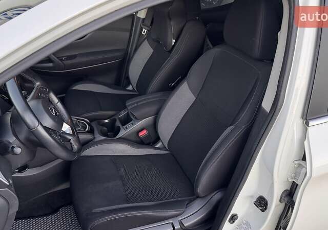 Білий Ніссан Кашкай, об'ємом двигуна 2 л та пробігом 37 тис. км за 18990 $, фото 13 на Automoto.ua