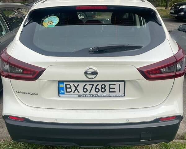 Білий Ніссан Кашкай, об'ємом двигуна 1.2 л та пробігом 42 тис. км за 16000 $, фото 2 на Automoto.ua