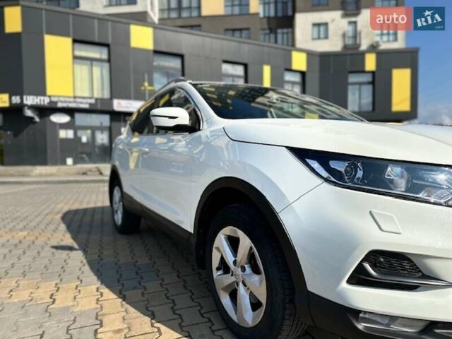 Белый Ниссан Кашкай, объемом двигателя 1.2 л и пробегом 48 тыс. км за 18000 $, фото 44 на Automoto.ua