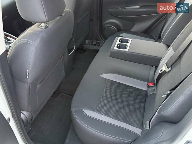 Білий Ніссан Кашкай, об'ємом двигуна 2 л та пробігом 22 тис. км за 22500 $, фото 19 на Automoto.ua