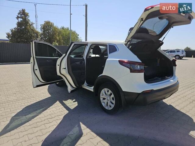 Белый Ниссан Кашкай, объемом двигателя 1.6 л и пробегом 101 тыс. км за 21000 $, фото 11 на Automoto.ua