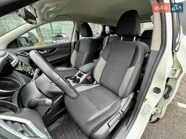 Білий Ніссан Кашкай, об'ємом двигуна 1.6 л та пробігом 75 тис. км за 19500 $, фото 16 на Automoto.ua