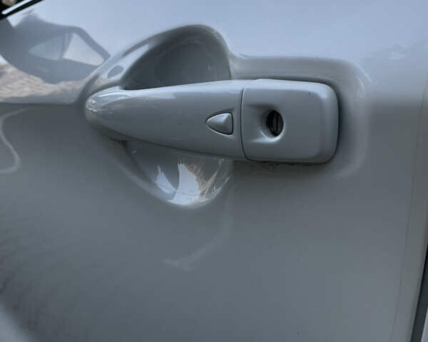 Белый Ниссан Кашкай, объемом двигателя 2 л и пробегом 64 тыс. км за 21500 $, фото 7 на Automoto.ua