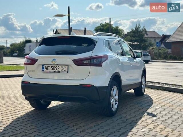 Белый Ниссан Кашкай, объемом двигателя 1.2 л и пробегом 48 тыс. км за 18000 $, фото 6 на Automoto.ua