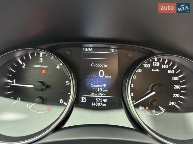 Білий Ніссан Кашкай, об'ємом двигуна 1.6 л та пробігом 14 тис. км за 29000 $, фото 4 на Automoto.ua