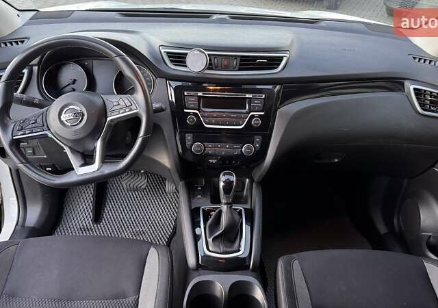 Білий Ніссан Кашкай, об'ємом двигуна 2 л та пробігом 37 тис. км за 18990 $, фото 16 на Automoto.ua