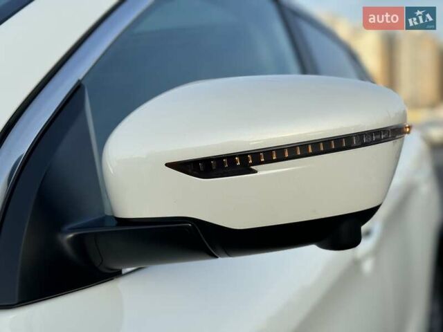 Білий Ніссан Кашкай, об'ємом двигуна 2 л та пробігом 58 тис. км за 21900 $, фото 41 на Automoto.ua