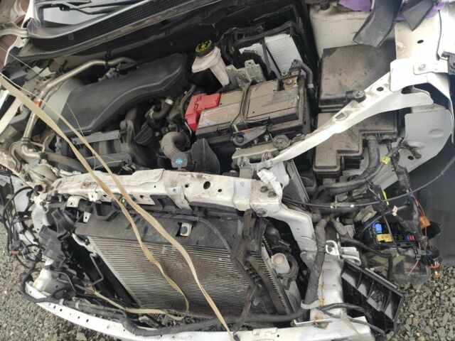 Белый Ниссан Кашкай, объемом двигателя 2 л и пробегом 47 тыс. км за 9000 $, фото 6 на Automoto.ua