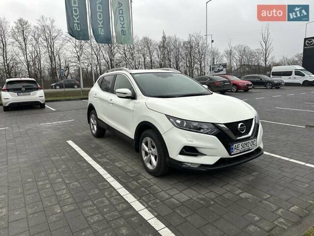 Белый Ниссан Кашкай, объемом двигателя 1.2 л и пробегом 50 тыс. км за 17200 $, фото 5 на Automoto.ua