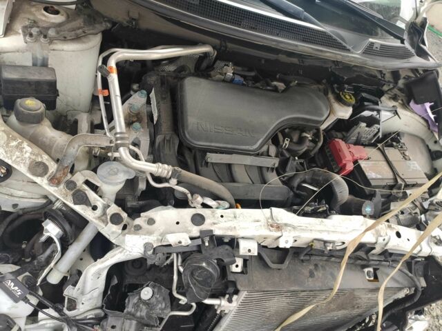 Белый Ниссан Кашкай, объемом двигателя 2 л и пробегом 47 тыс. км за 9000 $, фото 5 на Automoto.ua