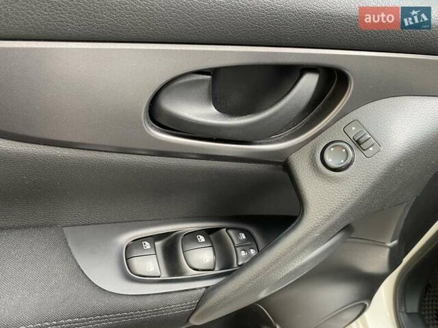 Ниссан Кашкай 2020 в Харькове на Automoto.ua Белый Ниссан Кашкай, объемом двигателя 1.6 л и пробегом 37 тыс. км за 19499 $, фото 22 на Automoto.ua