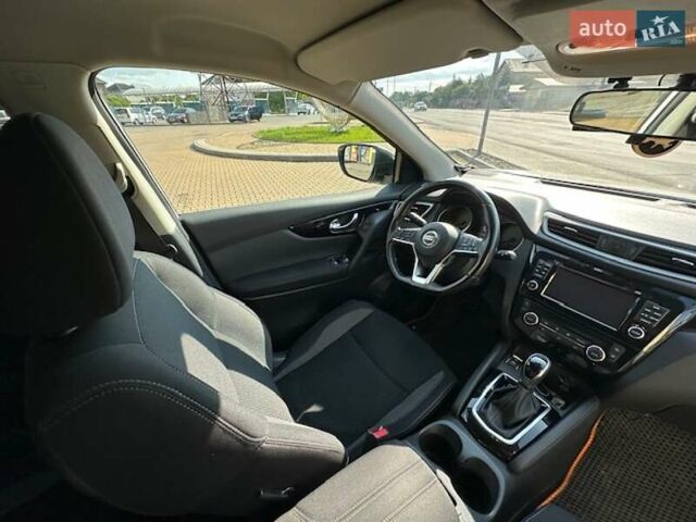 Белый Ниссан Кашкай, объемом двигателя 1.2 л и пробегом 48 тыс. км за 18000 $, фото 34 на Automoto.ua
