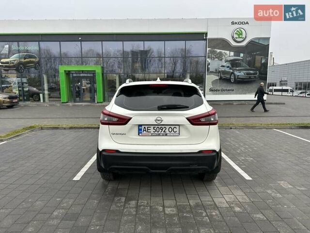 Белый Ниссан Кашкай, объемом двигателя 1.2 л и пробегом 50 тыс. км за 17200 $, фото 11 на Automoto.ua